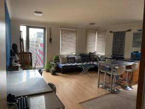 2 Bedrooms Flat with Balcony - Central London