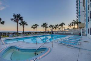 Boardwalk Resort Oceanfront Condo by Hosteeva