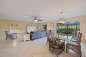 Gorgeous Renovated 1st Floor Condo with bikes, 2 Rollaway's & Oversized Lanai - Blind Pass F106
