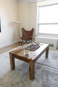 Classic Ravenswood 1BR with City View by Zencity