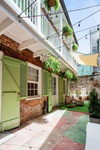Luxury Mansion in the French Quarter - Main House & Carriage House