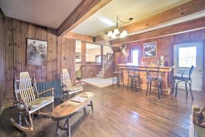 Country Escape with Sauna, 10 Mi to Cooperstown