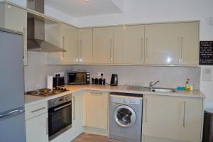 Spacious 3 Bedroom Flat in the City Centre