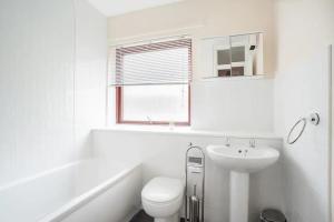 Modern and Homely 2 Bedroom by Canary Wharf