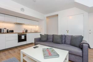 Spacious 2 Bedroom Flat for 6 - 10 mins from Central