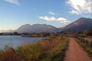 Mtn & Lake Retreat! Hiking, Biking & Dining