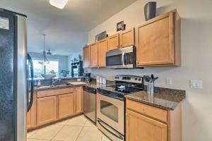 Modern River Strand Country Club Condo with Perks!