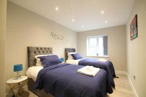 NEW - Stylish 2 bed, Farnham Common