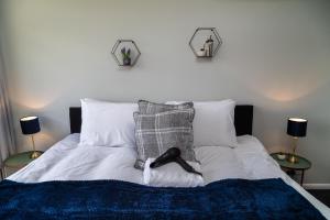 Large Modern Contractor House - FREE Parking - Staycations Welcome by ComfyWorkers