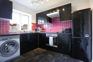 Ideal Central Edinburgh location with free on-site private parking