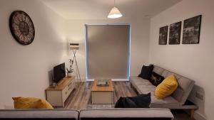 1 Bedroom Apartment at SA Booking Serviced Accommodation Salford - Free WiFi