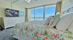 Pelican 303E by Teeming Vacation Rentals