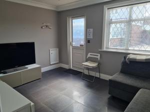 Private luxury Annex apartment with secure free parking