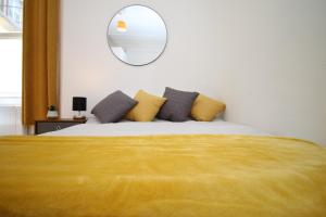 Big Value Bedsit - Fast WiFi & Free Local Parking By PROPERTY PROMISE