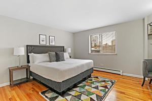 Trendy & Tastefully Decorated 2BR Apt in Lakeview