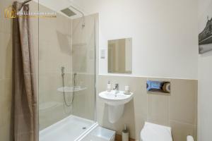 New Luxurious 3 Bed Apartment in Dagehnam/Barking with Free Parking & Wifi