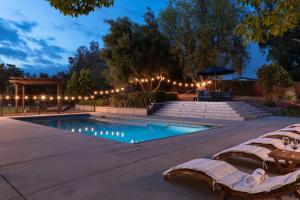 Wilson Creek Manor - Sleeps 24! Estate w Pool & Game Room