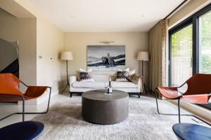 South Kensington Garden Maisonette with AC and Gym Room