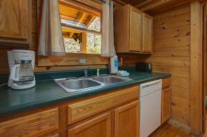 Lovely 3bed/3ba Cabin: in the Heart of Smokies!
