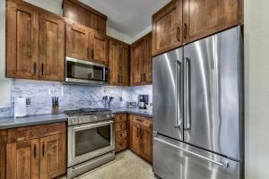 Luxury Two Bedroom Residence steps from Heavenly Village condo