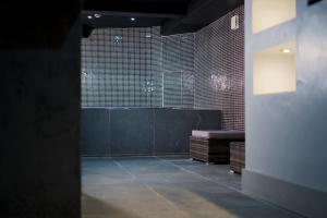 Casa Jungle Slps 20 Mcr Centre Hot tub, bar and cinema Room Leisure suite