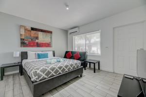 Adorable private apartments in the Heart of Miami!