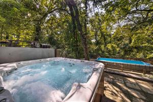 Secluded Florissant Home with Private Hot Tub!