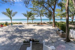 Beach Hugger 3 - Just remodeled beach front bungalow!