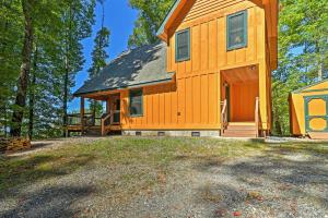 Secluded Bryson City Cabin with Mountain Views!