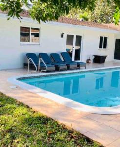 Pool Home for Large Groups close to Las Olas and FLL Airport