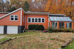 Winter Lore - 4 Bedroom-Newly Remodeled - Minutes to Killington and Pico Mountain