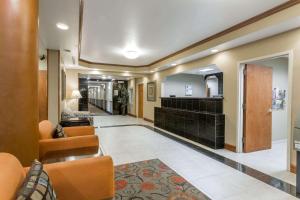 Days Inn & Suites by Wyndham Fort Pierce I-95