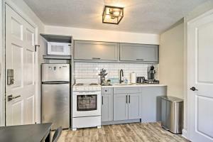 Madeira Beach Studio with Easy Access to Shore!