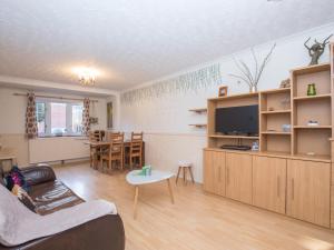 Pass The Keys Spacious 3 bed, 6 sleeper House with Garden