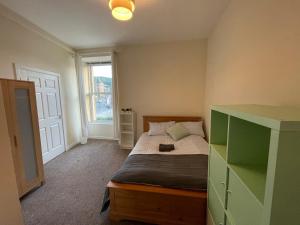 Spacious and central three double bedroom flat.
