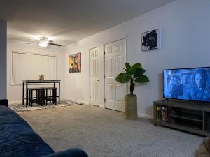 Relaxing Oasis in Central LA w/FREE secured Parking
