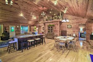 Woodsy Kentucky Escape with Game Room and Lake Access!