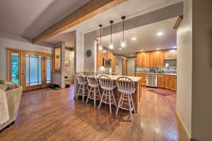Woodinville Home with Furnished Deck and Fire Pit