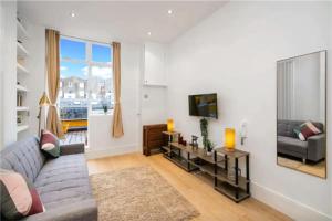 Stylish Apartment with large private roof terrace