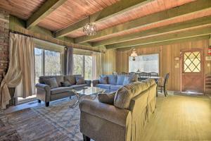 Family Pine Mtn Club Home with Deck and Views!