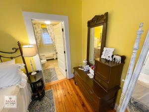Bama Bed and Breakfast - Capstone Suite