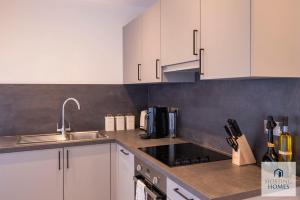 Modern Queen Street Apartment In The Heart Of Town 4