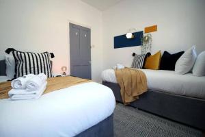 Cozy 2 BR Flat, Situated midway between Cardiff City and Cardiff Bay