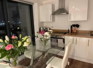 Luxury Apartment Manchester With Balcony Views