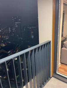 Luxury Apartment Manchester With Balcony Views