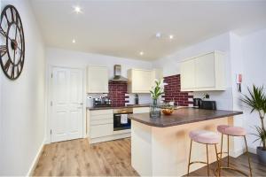 Stunning 2 bed Apartment - Central Location