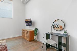 1BR Perfect Home in the City, Close to Everything