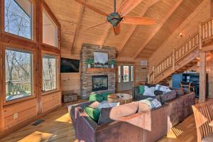 Center Hill Lake Cabin with Wraparound Deck!