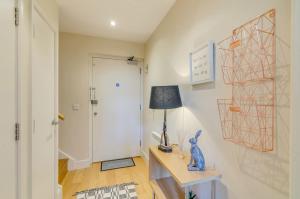 King St 1 bed apartment