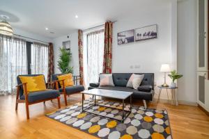GuestReady - Gorgeous 2BR Home with Balcony in Queensbury